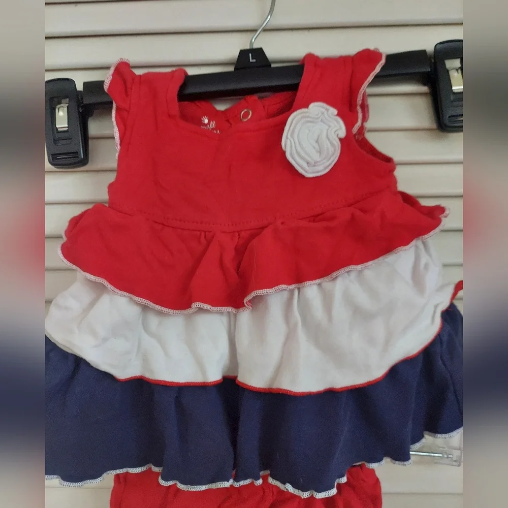 🎁 10/$25- Patriotic outfit,  0-3 months, Small Wonders